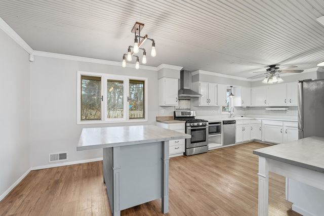 4497 S Oak Leaf Court, Vadnais Heights, MN 55127