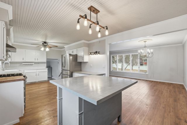 4497 S Oak Leaf Court, Vadnais Heights, MN 55127