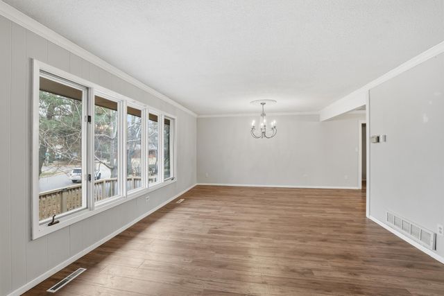 4497 S Oak Leaf Court, Vadnais Heights, MN 55127