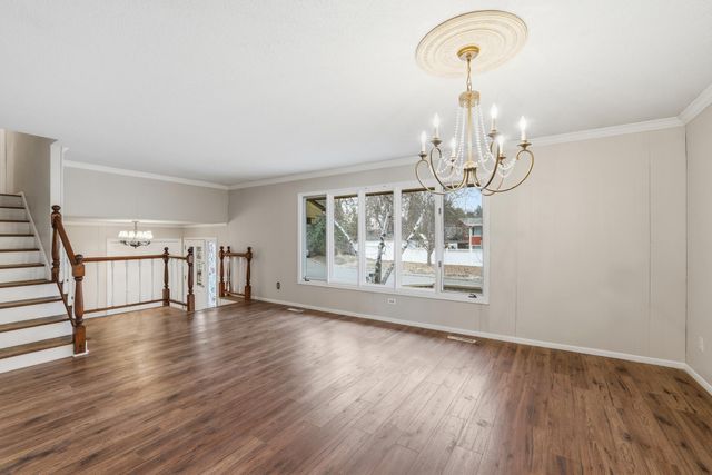 4497 S Oak Leaf Court, Vadnais Heights, MN 55127