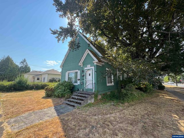 389 C St, Independence, OR 97351