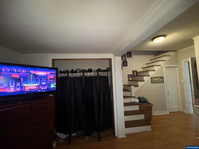 389 C St, Independence, OR 97351