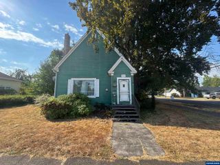 389 C St, Independence, OR 97351
