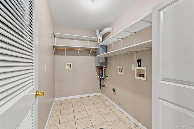 7 Elm Street 112, Spring Valley, NY 10977