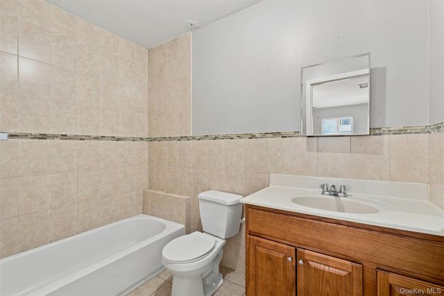7 Elm Street 112, Spring Valley, NY 10977