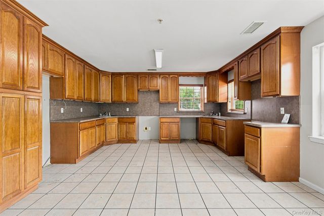 7 Elm Street 112, Spring Valley, NY 10977