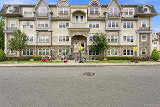 7 Elm Street 112, Spring Valley, NY 10977