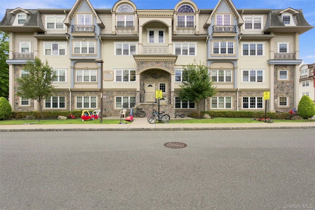 7 Elm Street 112, Spring Valley, NY 10977