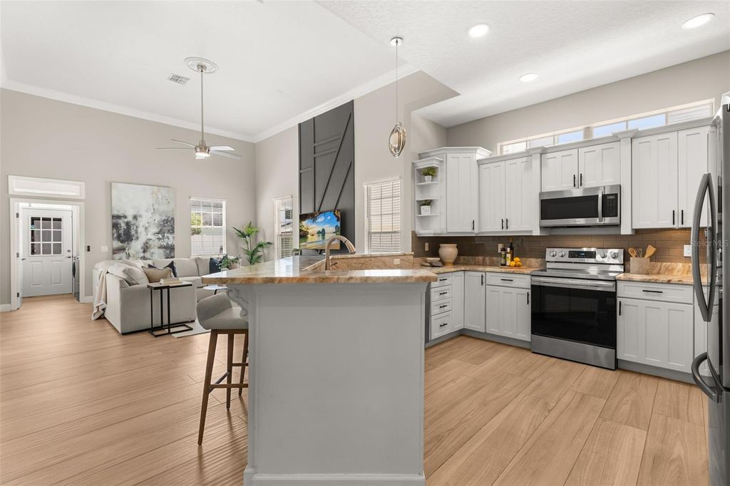 Image 11 of property listing at 3309 HELEN AVENUE, Orlando, FL 32804
