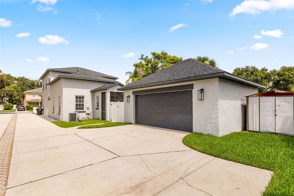 Image 37 of property listing at 3309 HELEN AVENUE, Orlando, FL 32804