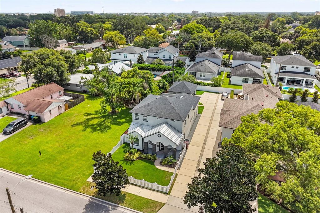 Image 45 of property listing at 3309 HELEN AVENUE, Orlando, FL 32804