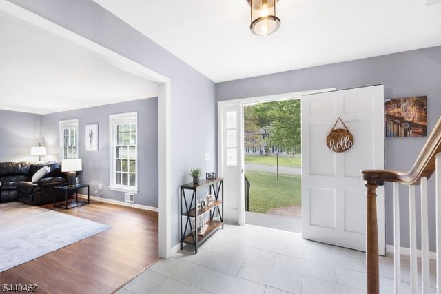 5 Heather Hill Way, Bridgewater Twp., NJ 08807