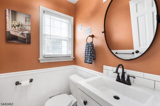 5 Heather Hill Way, Bridgewater Twp., NJ 08807