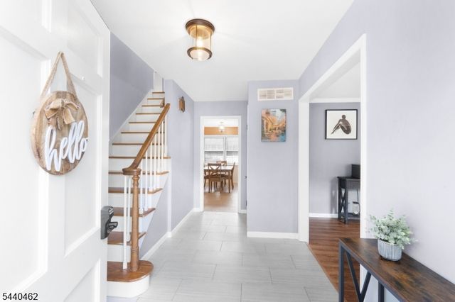 5 Heather Hill Way, Bridgewater Twp., NJ 08807