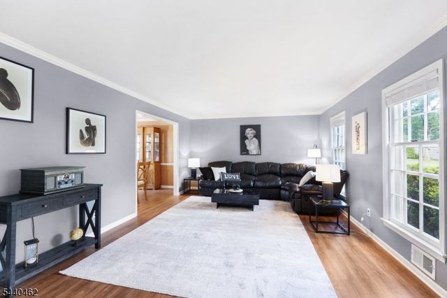 5 Heather Hill Way, Bridgewater Twp., NJ 08807
