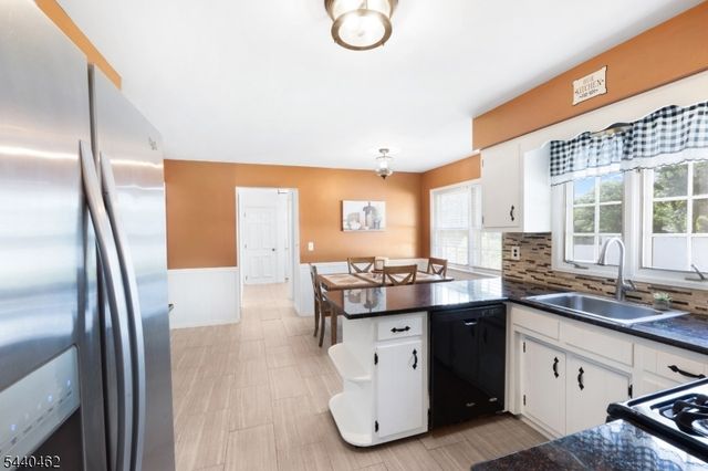 5 Heather Hill Way, Bridgewater Twp., NJ 08807