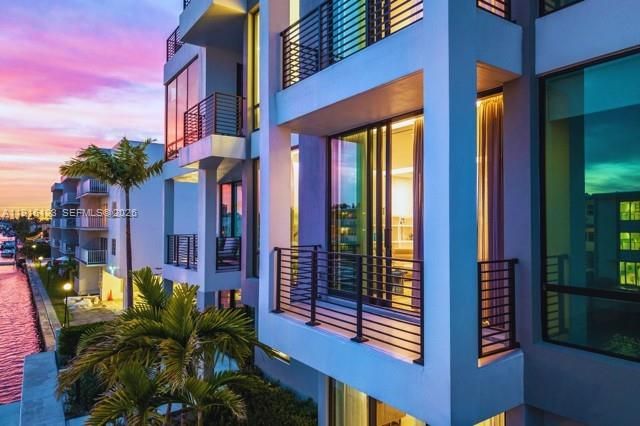 4098 NE 167 ST 9, North Miami Beach, FL 33160