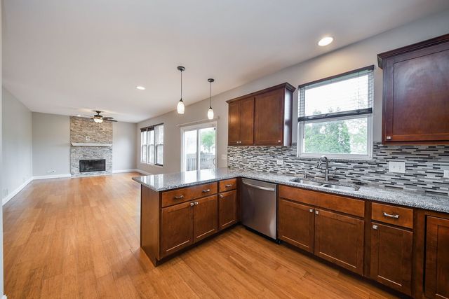 2382 Shiloh Drive, Aurora, IL 60503