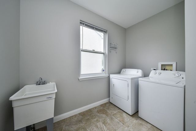 2382 Shiloh Drive, Aurora, IL 60503