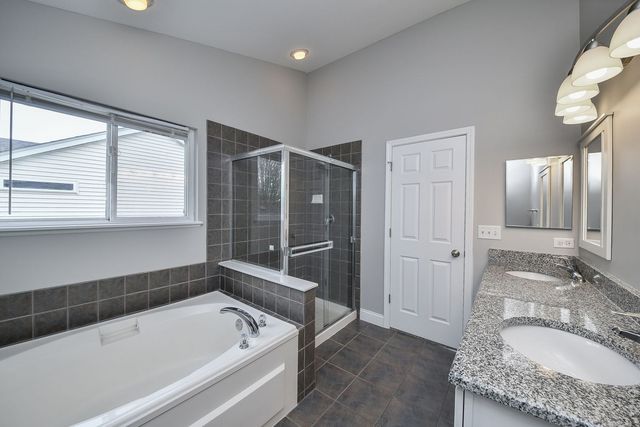 2382 Shiloh Drive, Aurora, IL 60503