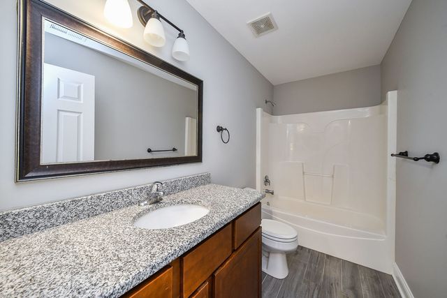 2382 Shiloh Drive, Aurora, IL 60503