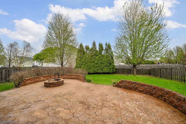 2382 Shiloh Drive, Aurora, IL 60503