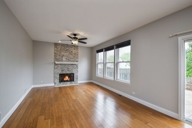 2382 Shiloh Drive, Aurora, IL 60503