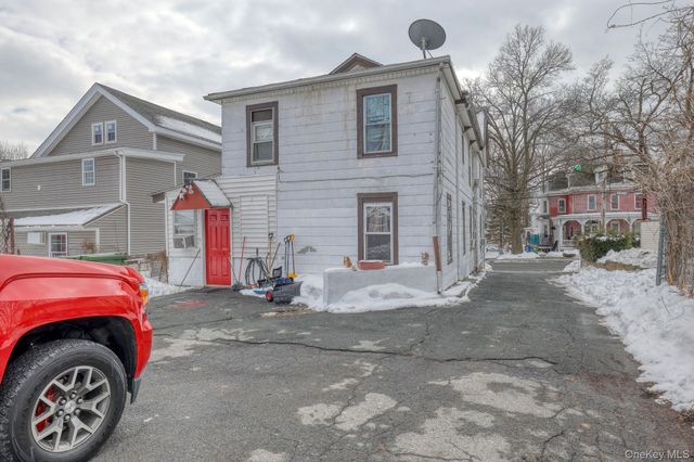 16 Liberty Street, Middletown, NY 10940