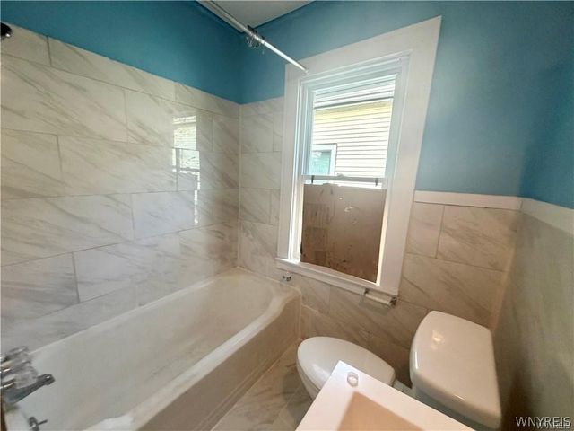 484 Dartmouth Avenue, Buffalo, NY 14215