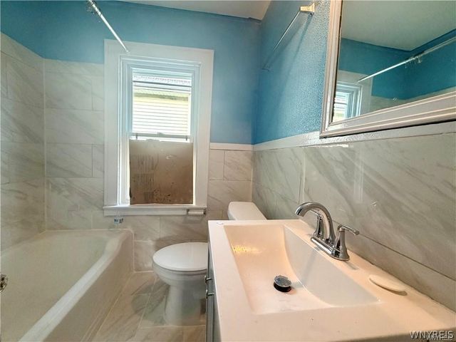 484 Dartmouth Avenue, Buffalo, NY 14215