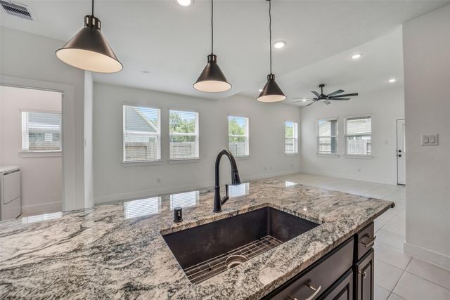 19384 Poppy Village Circle, Magnolia, TX 77355