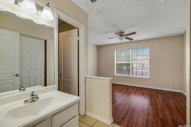 1804 Garys, San Antonio, TX 78247