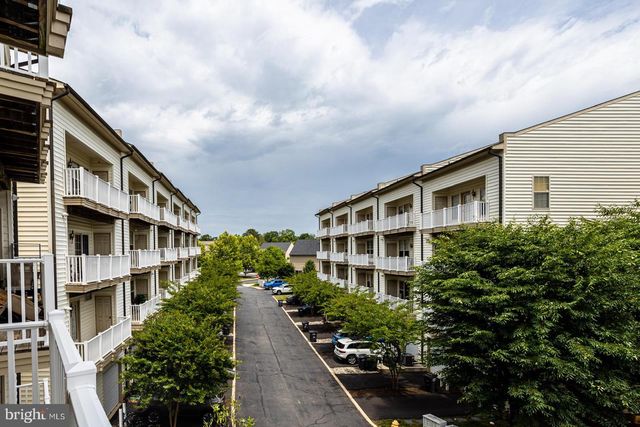 7931 CRESCENT PARK DR, Gainesville, VA 20155