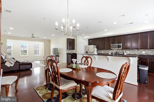 7931 CRESCENT PARK DR, Gainesville, VA 20155