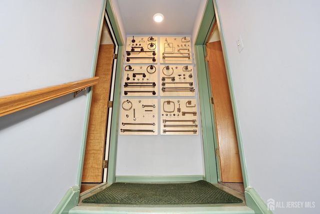 211 6th Avenue, Hawthorne, NJ 07506