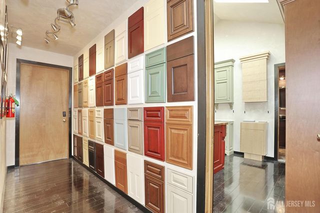 211 6th Avenue, Hawthorne, NJ 07506