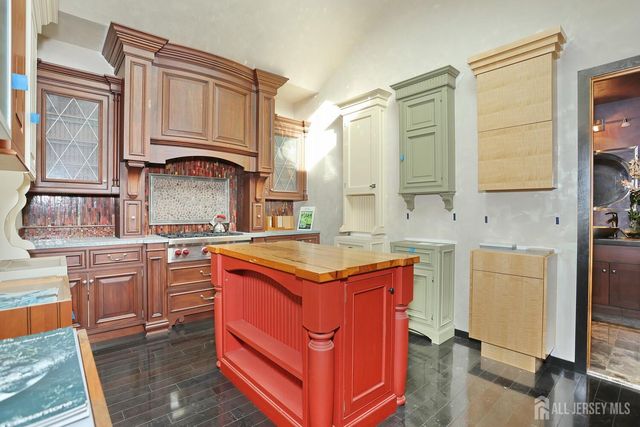 211 6th Avenue, Hawthorne, NJ 07506