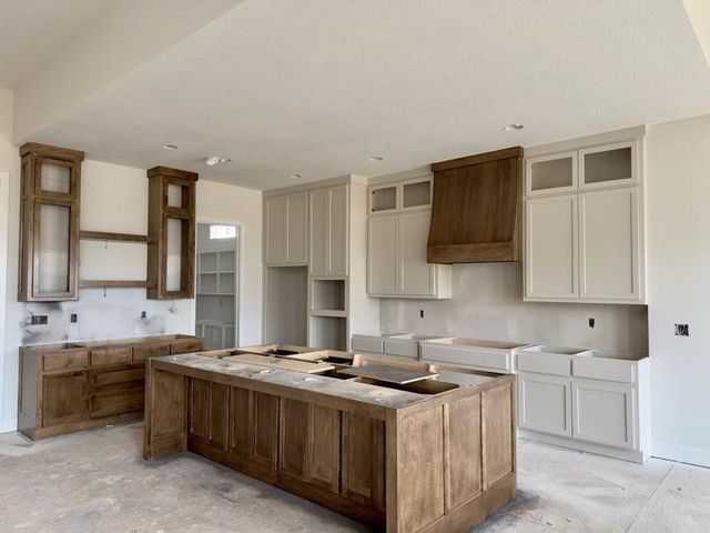 17408 Parkhill Street, Overland Park, KS 66221