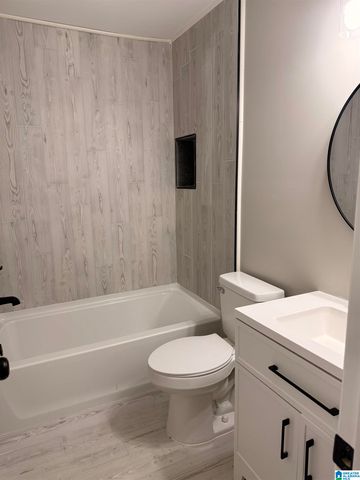 1103 26TH AVENUE N, Hueytown, AL 35023