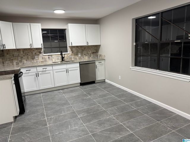 1103 26TH AVENUE N, Hueytown, AL 35023