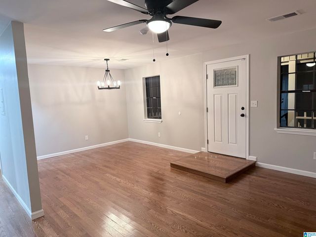 1103 26TH AVENUE N, Hueytown, AL 35023