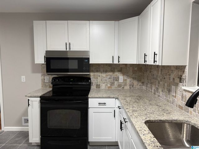 1103 26TH AVENUE N, Hueytown, AL 35023