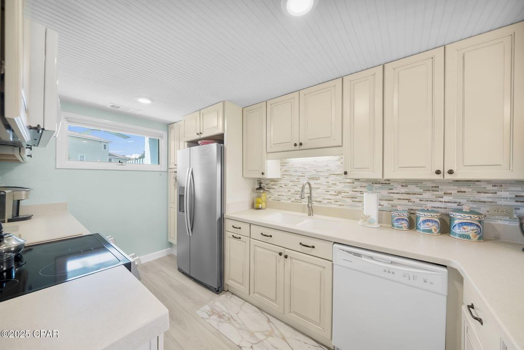 Image 10 of property listing at 22400 Front Beach Road 24, Panama City Beach, FL 32413