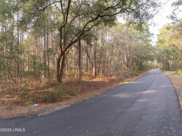 106 Gator Lane, Lady's Island, SC 29907
