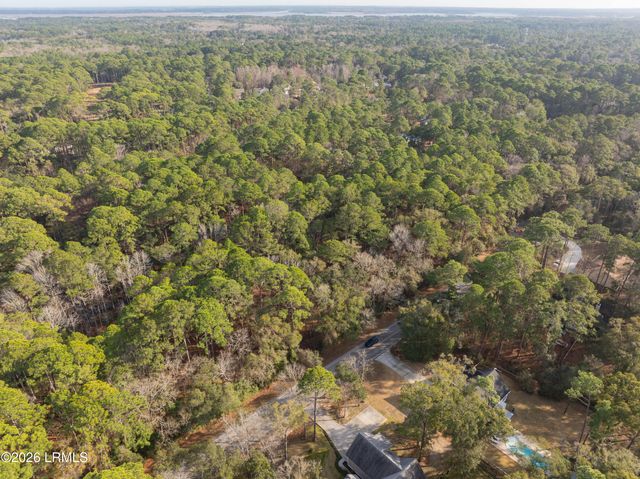 106 Gator Lane, Lady's Island, SC 29907