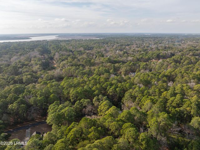 106 Gator Lane, Lady's Island, SC 29907