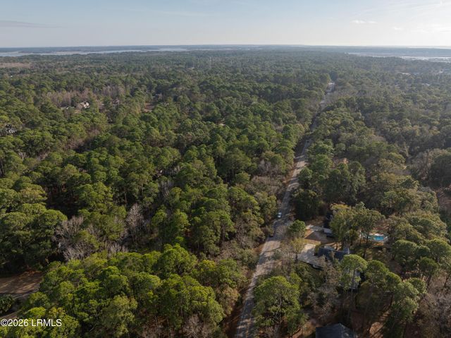 106 Gator Lane, Lady's Island, SC 29907