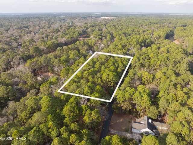 106 Gator Lane, Lady's Island, SC 29907