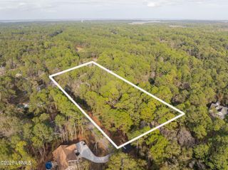 106 Gator Lane, Lady's Island, SC 29907