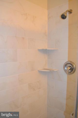 9926 LAKEPOINTE CT, Burke, VA 22015